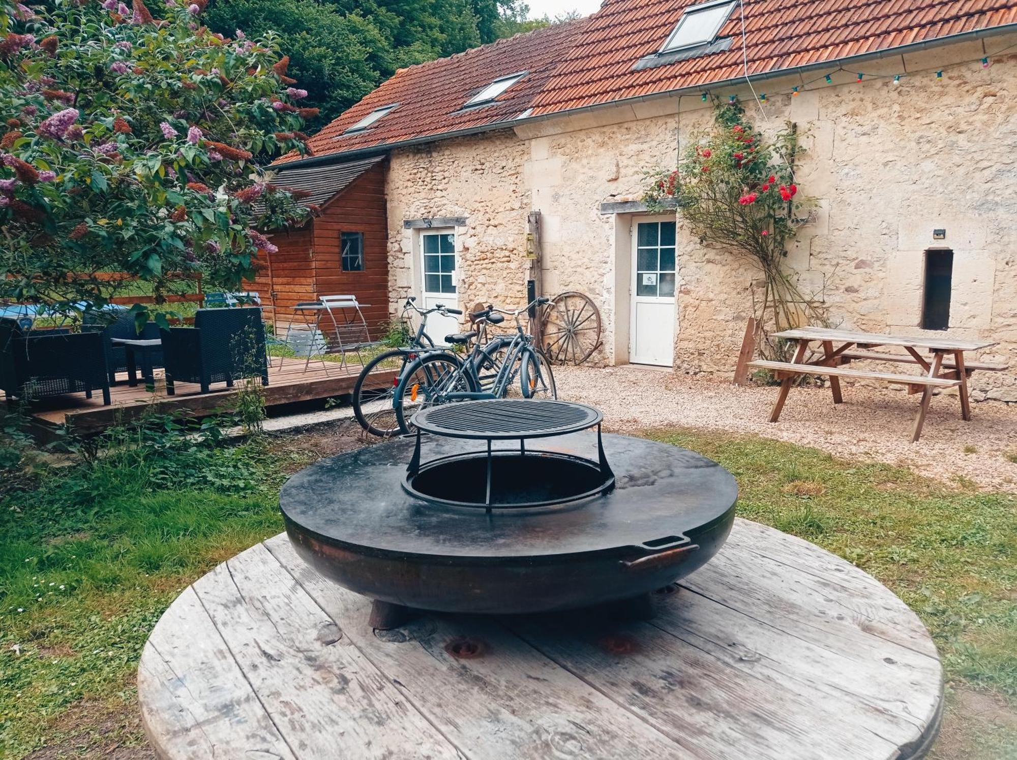 ピエールフォン Chez Tombivouacヴィラ エクステリア 写真